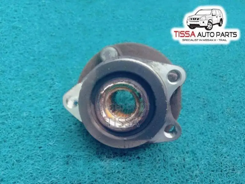 Nissan Bluebird G11 Front Hub Bearing