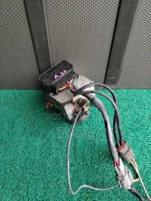 Nissan Cefiro A32 ABS Unit