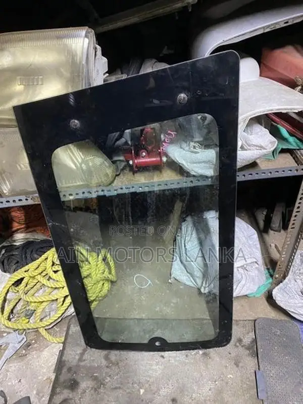 Toyota Noah Fit Glass