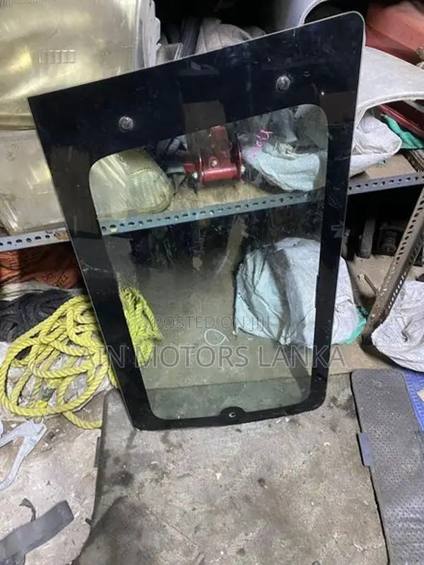 Toyota Noah Fit Glass