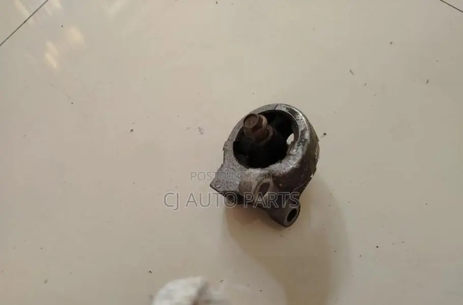 Nissan March K11 Engine Mount