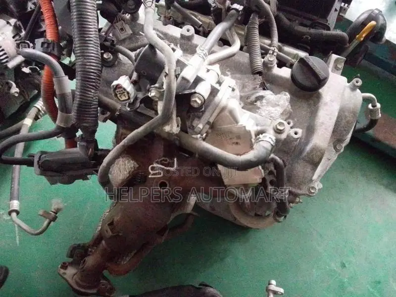 toyota Aqua NHP10 engine motte