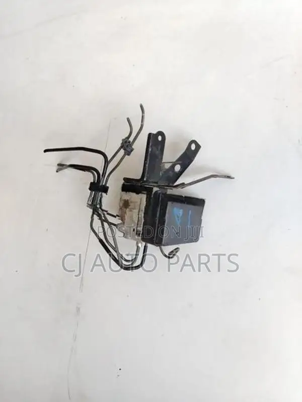Toyota Vitz KSP90 ABS Unit