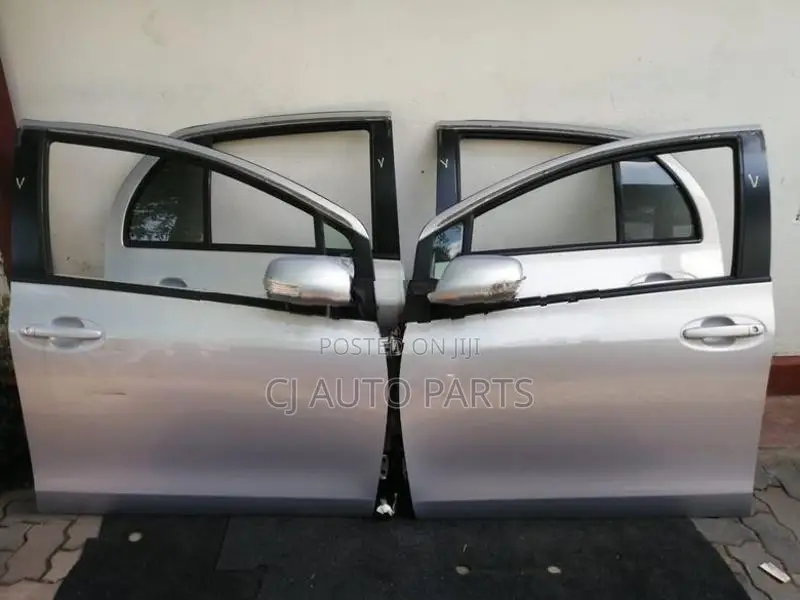 Toyota Vitz KSP90 Door Panels