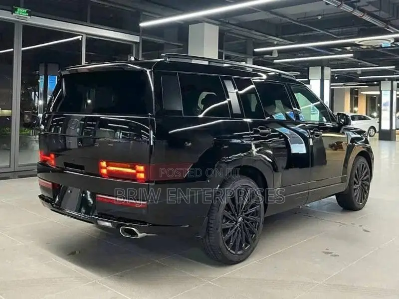 Hyundai Santa Fe caligraphy 2025