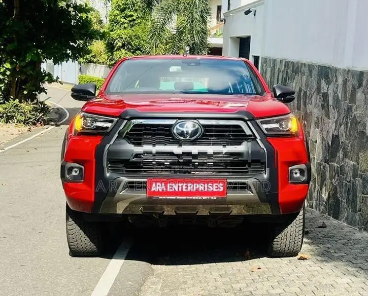 Toyota Hilux Rocco Revo B5 2025