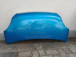Daihatsu Cast Bonnet