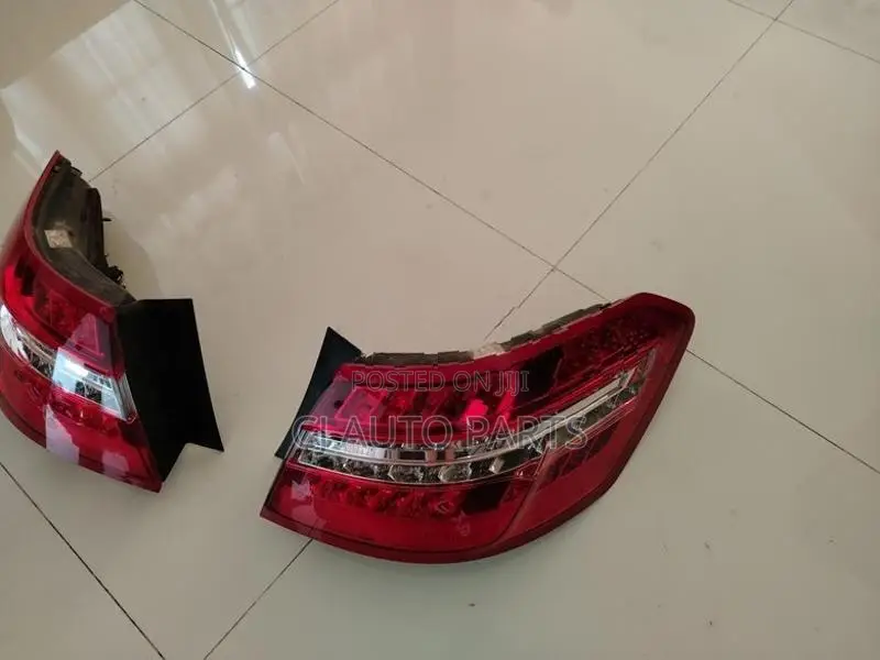 Mercedez Benz E350 Tail Lights