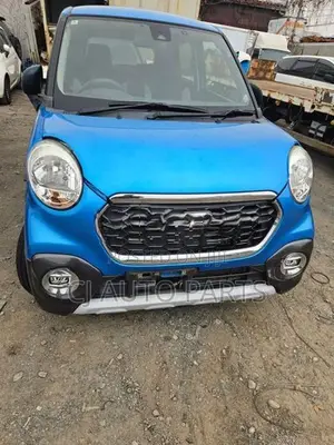 Daihatsu Cast Bonnet
