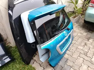 Daihatsu Cast Dicky Door