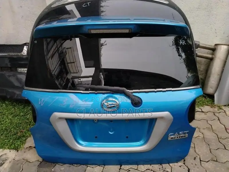 Daihatsu Cast Dicky Door