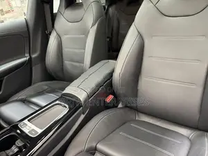Mercedes Benz CLA 250 cla250e plugin 2025
