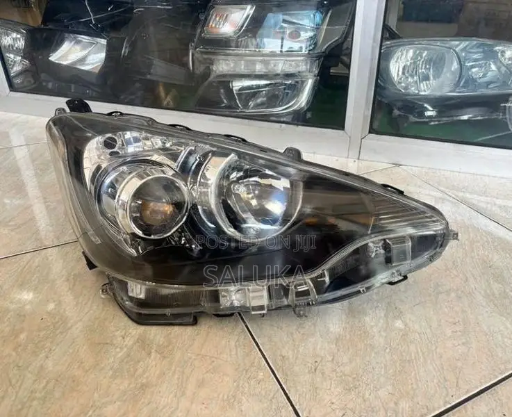 Toyota Aqua Head Light (Black Base)
