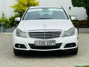 Mercedes Benz C220 DIEDEL 2013