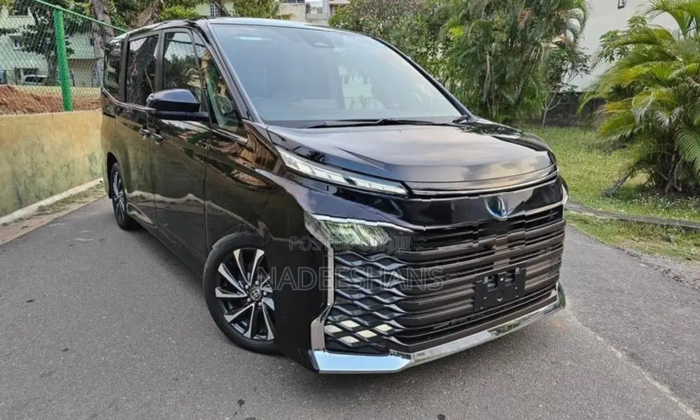 Toyota Voxy SZ Hybrid 2024