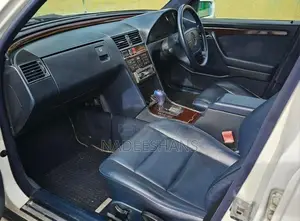 Mercedes Benz C220 DIESEL AUTO 2.2L 1994