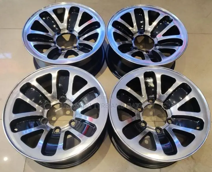 15" Alloy wheels
