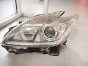 Toyota Prius W30 Head Lamp