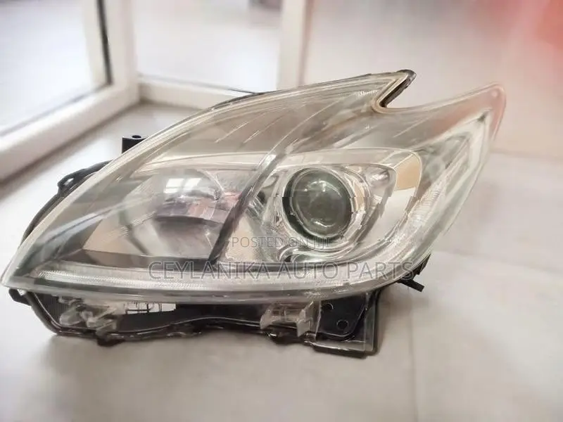 Toyota Prius W30 Head Lamp