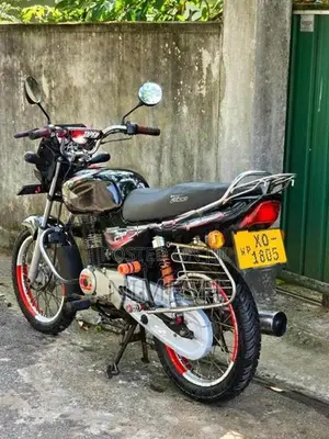 Bajaj CT100 2012