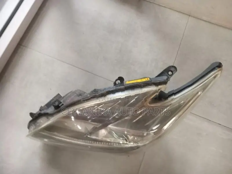 Toyota Prius W30 Head Lamp