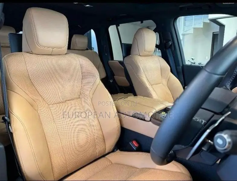 Lexus LX600 2025