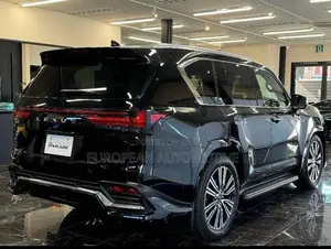 Lexus LX600 2025