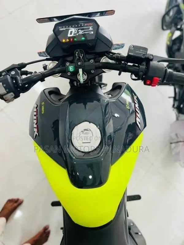 Hero Hunk 160R Brand New 2026