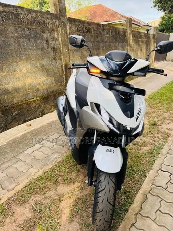 Hero XOOM 125R 2026
