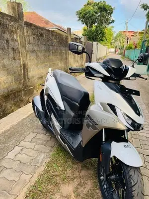 Hero XOOM 125R 2026
