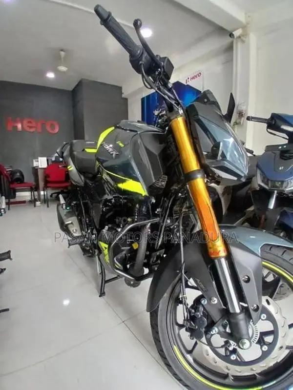 Hero Hunk 160R 4V Brand-New 2026