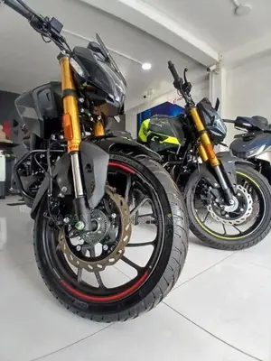 Hero Hunk 160R 4V Brand-New 2026