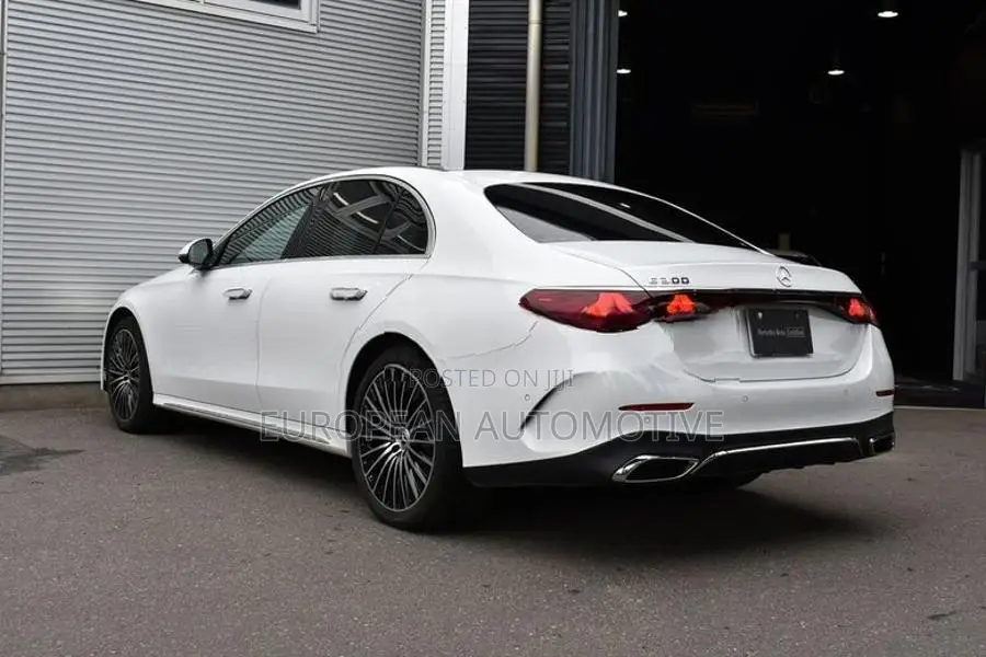 Mercedes Benz E200 2025