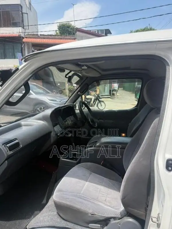 Toyota Hiace super gl 2003