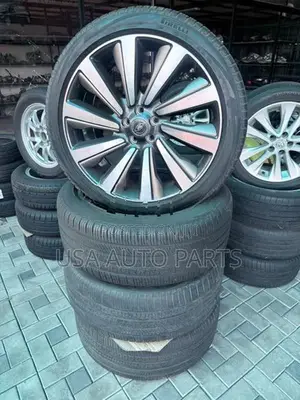 Range Rover SV original alloy wheels with tires
