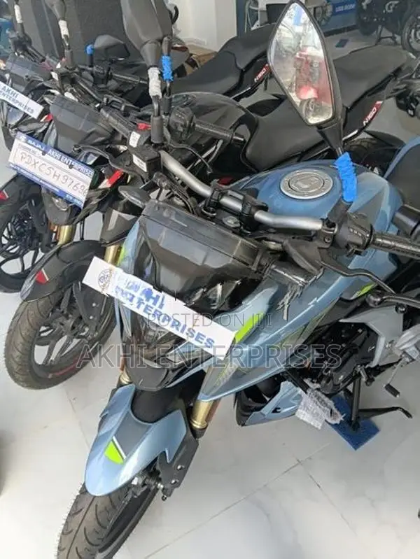 Bajaj Pulsar N160 Premium 2026
