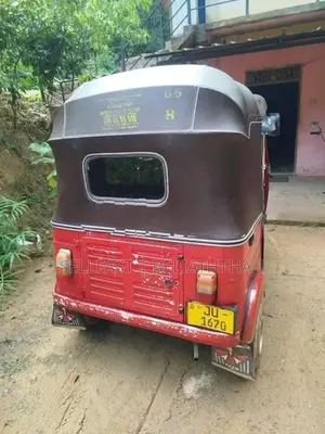 Bajaj RE 2004