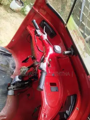 Bajaj RE 2004