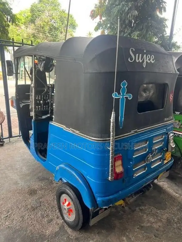 Bajaj RE 4strok 2012