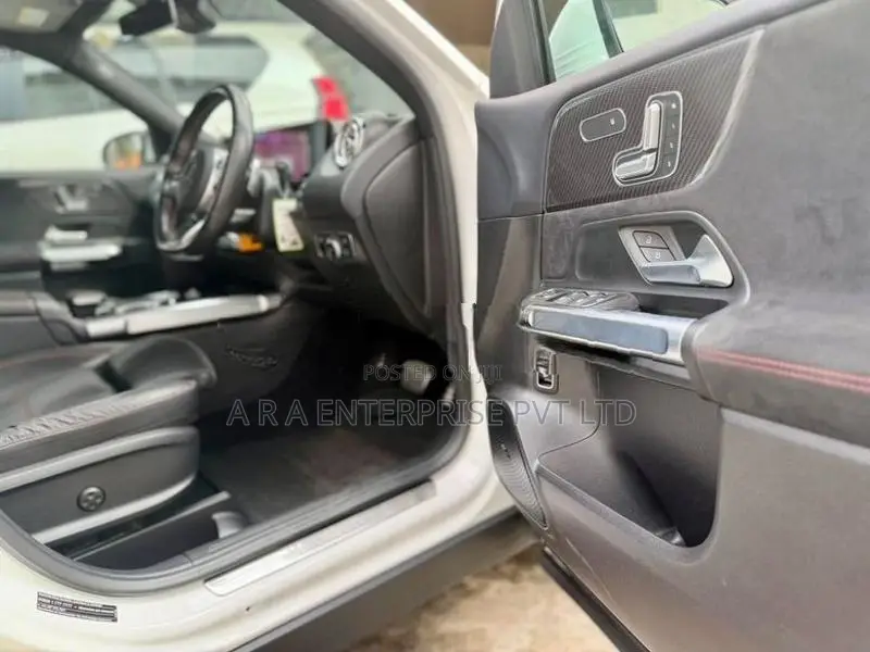 Mercedes Benz GLB 200 AMG Premium Plus 2020