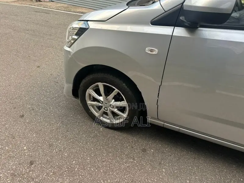 Daihatsu Mira G Grade 2025