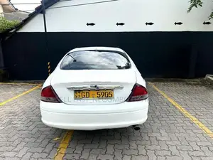 Nissan Ford Fairmont 2000