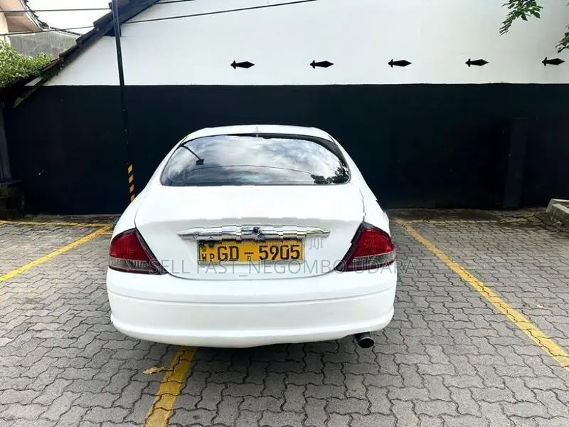 Nissan Ford Fairmont 2000