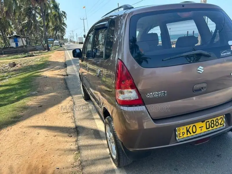 Suzuki Estilo 2011