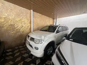 Mitsubishi Montero Sport 2.5Diesel 2nd 2012