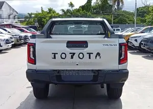 Toyota Hilux TRAVO Overland Plus 2026