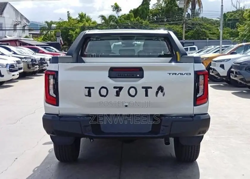 Toyota Hilux TRAVO Overland Plus 2026