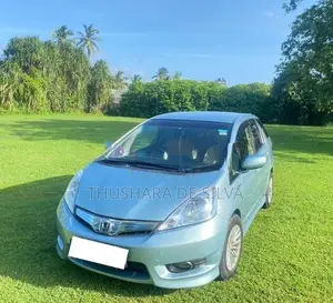 Honda Fit Shuttle 2012