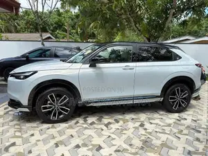 Honda Vezel Z Play 2025