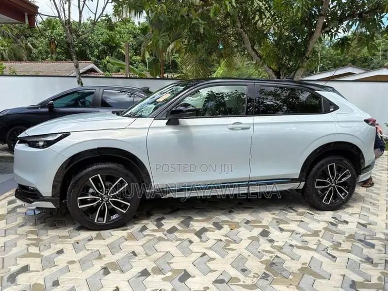 Honda Vezel Z Play 2025